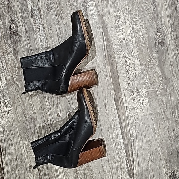 Coach Leather Boots Size 8 Heel 4" Preloved - Picture 2 of 11